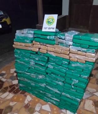 Polícia Militar apreende em Diamante D’Oeste mais de 200 kg de maconha e recupera veículo furtado