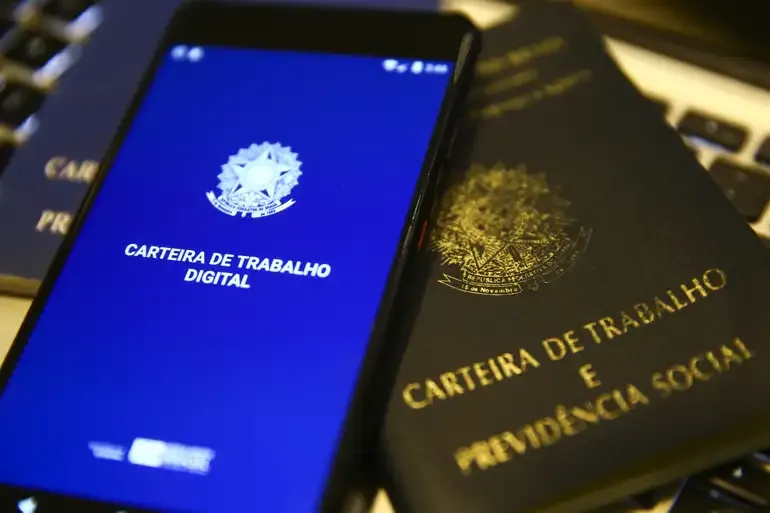 Semana inicia com mais de 500 vagas na Agência do Trabalhador de Foz do Iguaçu
