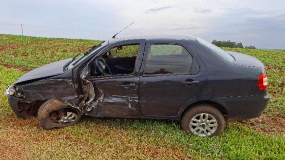 Acidente deixa duas pessoas feridas. Uma delas com apenas 4 anos de idade