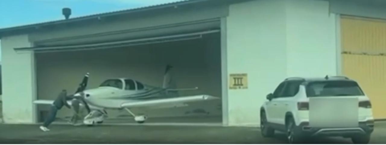 Avião vindo de Foz do Iguaçu transportava 571 iPhones contrabandeados