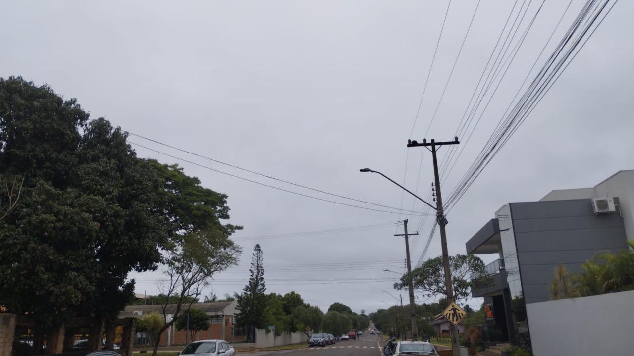 Dia começa nublado e com temperaturas baixas em Santa Helena e região
