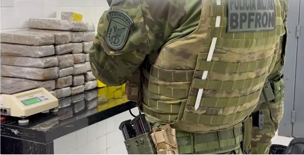 Homens são flagrados com quase 50 quilos de maconha na BR 277