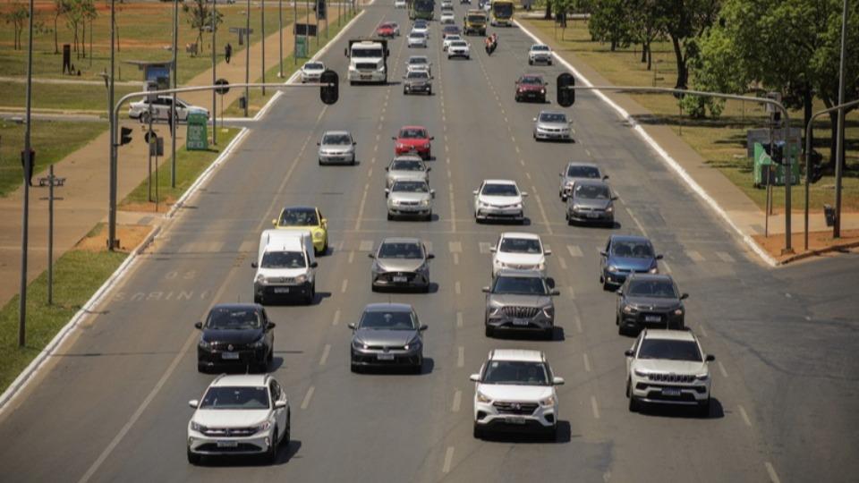 Projeto de CNH mais acessível tem potencial de economizar mais de três meses de trabalho dos paranaenses