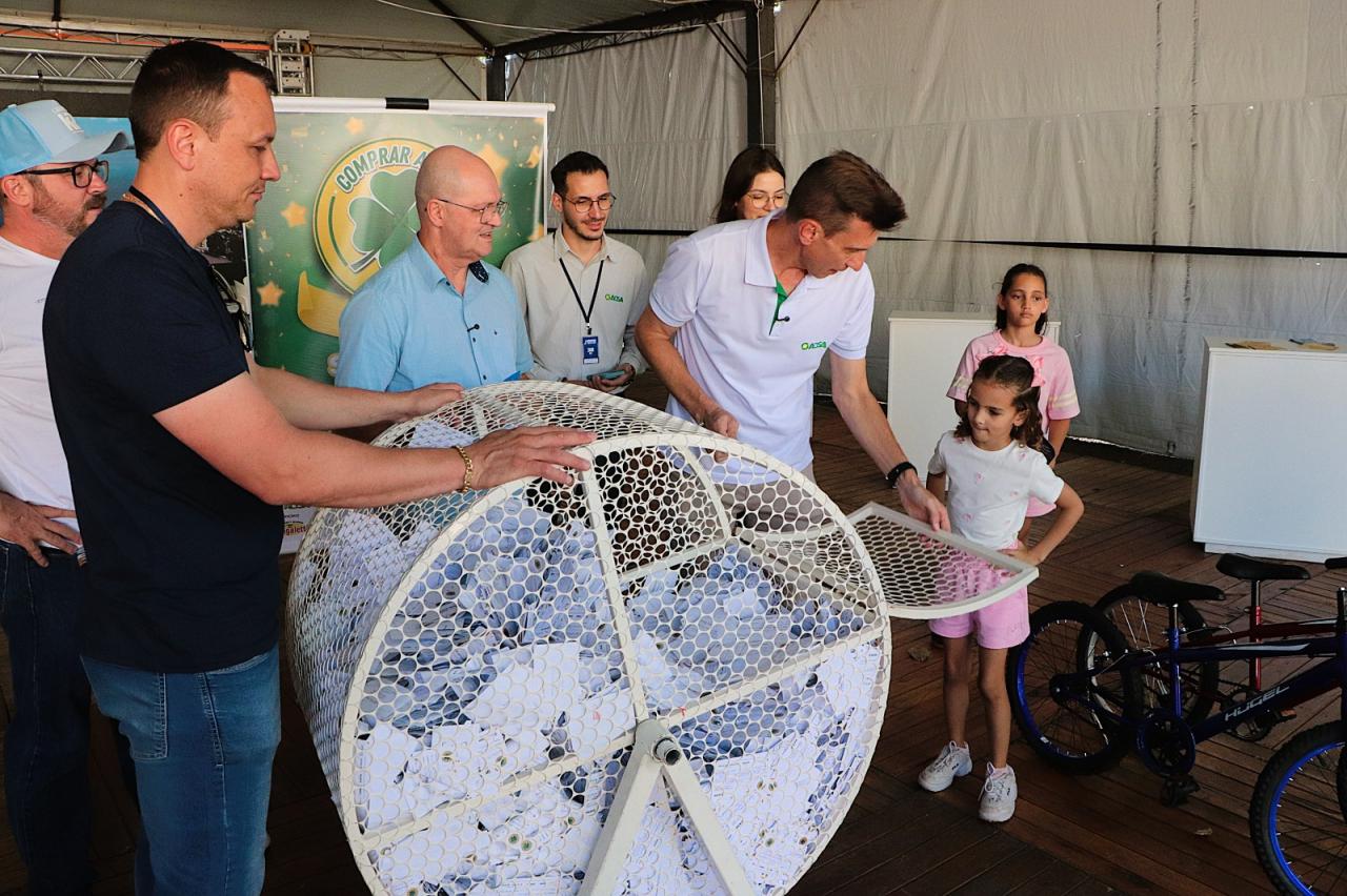 Sete consumidores são sorteados pela campanha Comprar Aqui dá Sorte alusiva ao Dia das Crianças