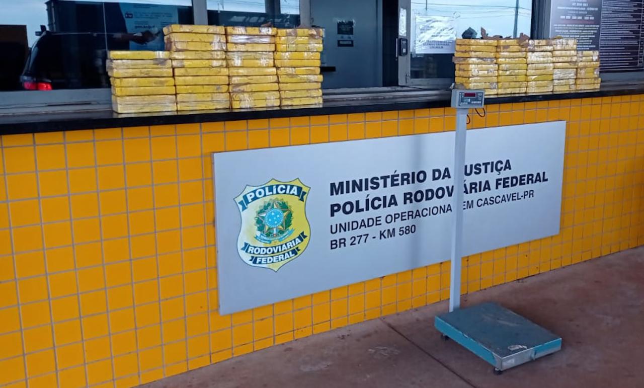 Cocaína avaliada em R$ 1,2 milhão é encontrada em pneu estepe de caminhão na BR-277