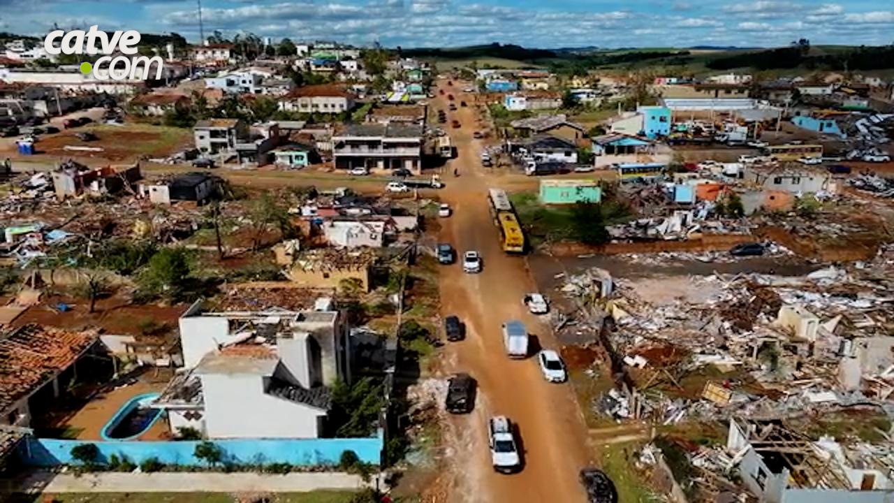 Novas imagens de drone mostram destruição após tornado em Rio Bonito do Iguaçu