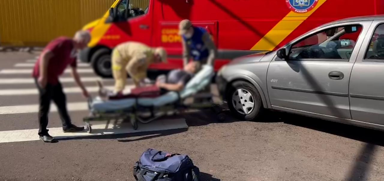 Idosa fica ferida após ser atropelada sobre a faixa de pedestre