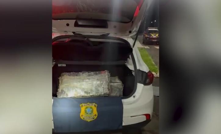 Jovem é preso com 203kg de maconha na BR-277 em Santa Terezinha de Itaipu