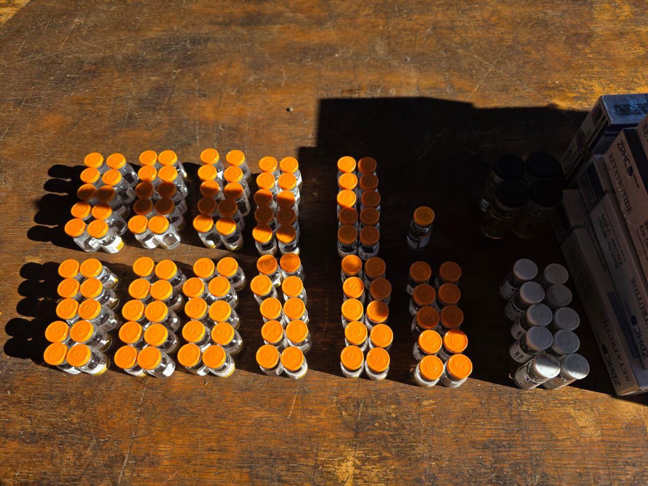 Medicamentos para emagrecimento e anabolizantes são apreendidos na BR-369