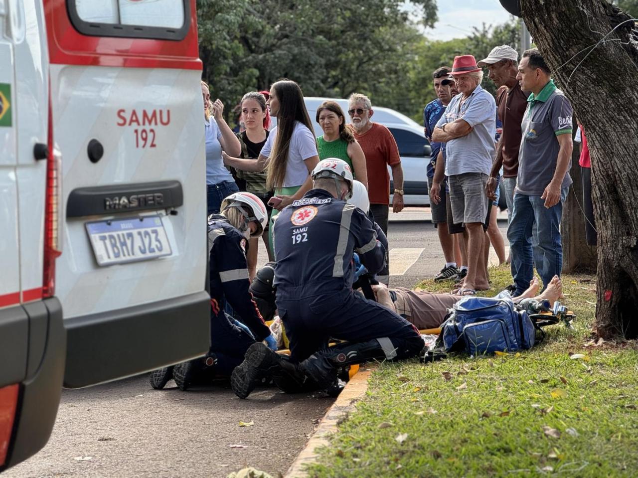 Mulher fica em estado grave após ser atropelada enquanto atravessava faixa de pedestres em Santa Helena