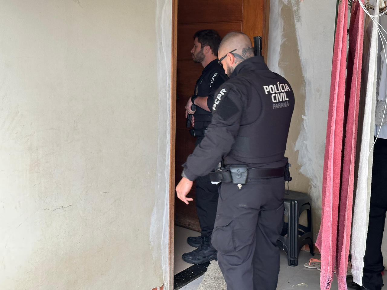 Polícias cumprem mandados contra quadrilha especializada em roubo de cargas no Paraná