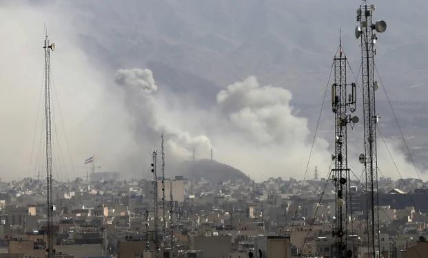 EUA e Israel atacam Irã após semanas de tensão