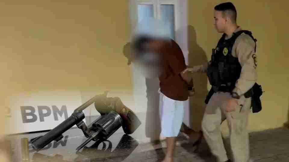 Ex-funcionário armado faz ameaças e dispara tiros após demissão