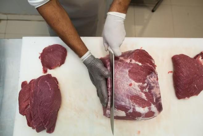 Indústria da carne bovina teme perda de até 40% das exportações com guerra no Irã