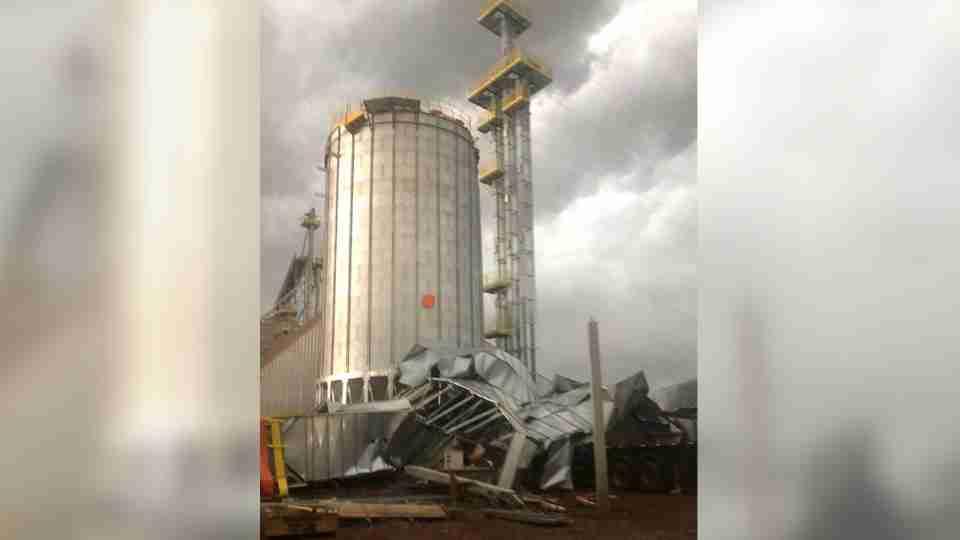 Supercélula provocou ventania que destruiu silo em construção em Itaipulândia
