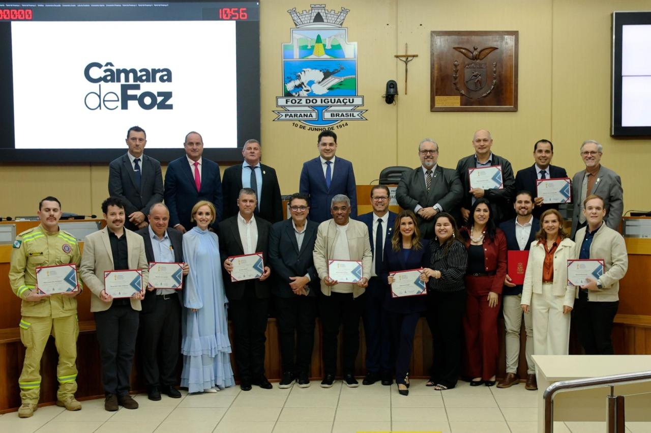 11 profissionais da comunicação em Foz do Iguaçu receberam o Prêmio Destaque da Imprensa