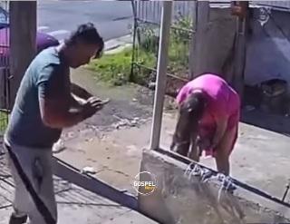Câmeras de monitoramento registram parto 'relâmpago' de bebê em frente de casa