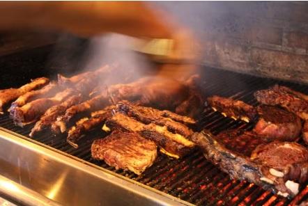 Copa do Mundo é sinônimo de churrasco? Setor de carnes aposta em aumento no consumo