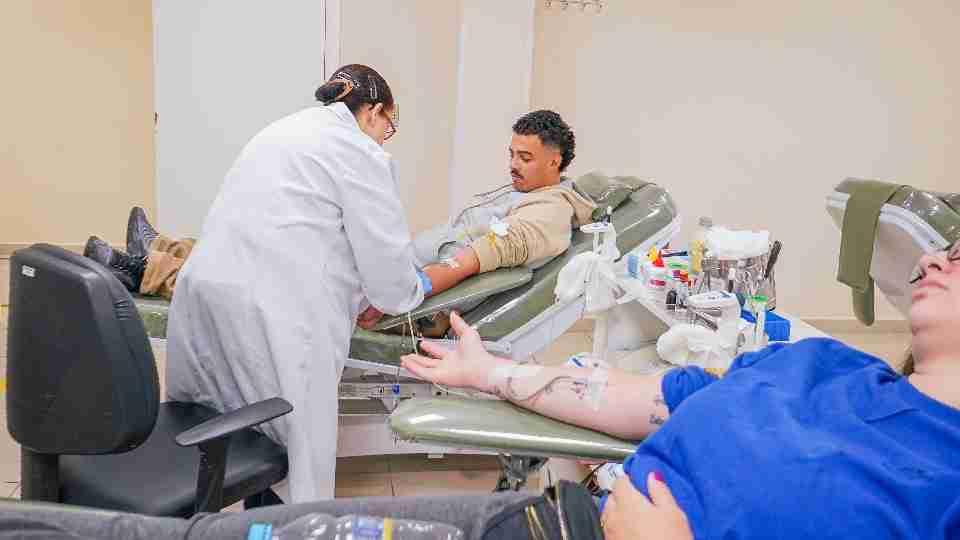 Estoques de sangue O+ e O- estão em baixa e Hemepar reforça pedido de doações