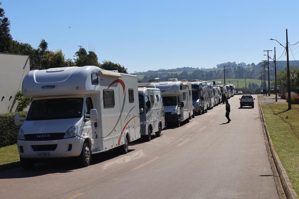 Santa Helena recebe maior caravana de motorhomes do Brasil