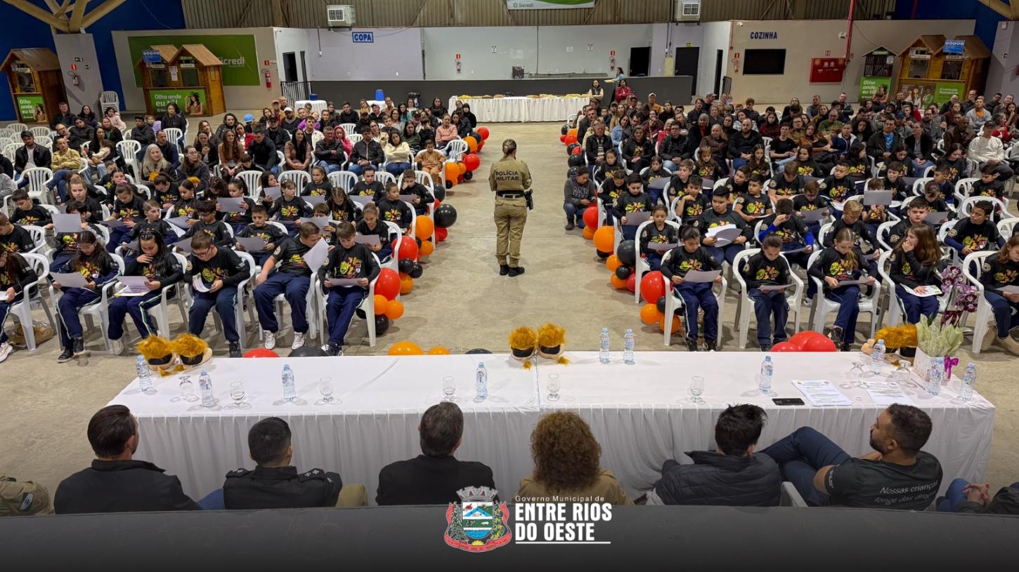Após anos sem realizar o programa, Entre Rios do Oeste celebra formatura do PROERD