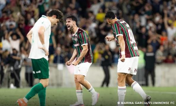 Fluminense encerra jejum e bate Palmeiras de virada no Brasileirão