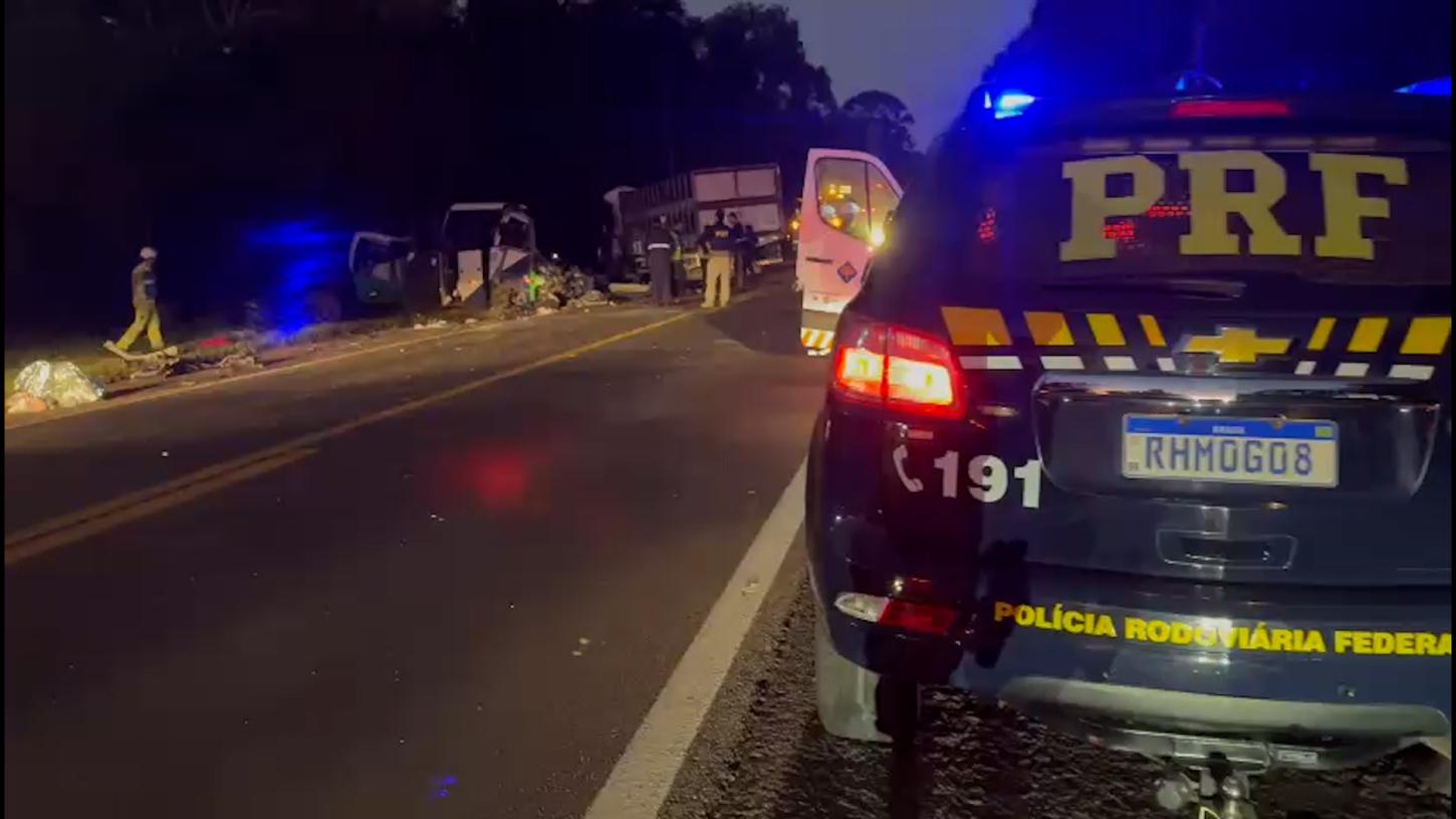 22 mortos! Batida entre ônibus e carreta na BR-373 pode ser a maior tragédia da história do PR
