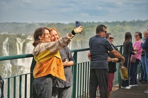 Cataratas do Iguaçu recebem 263 mil visitantes em julho, média de 8,5 mil por dia