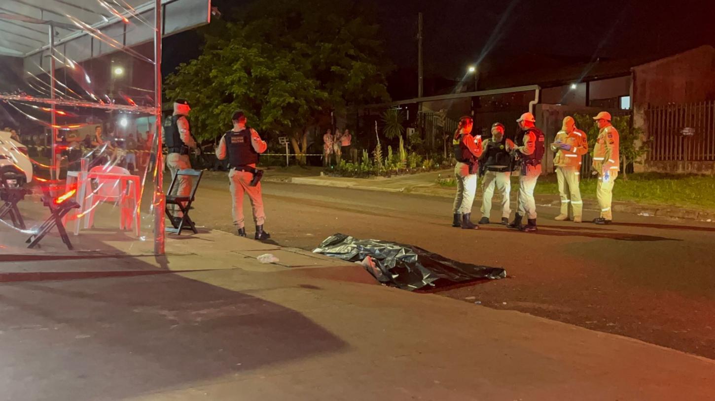 Homem é executado a tiros em distribuidora