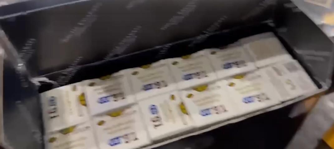 Mais de mil ampolas de medicamentos são encontradas em caixas de perfumes