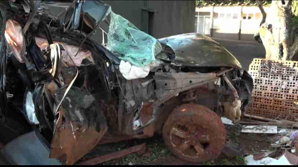 Polícia aguarda laudos e deve ouvir motorista sobre acidente que matou duas jovens em Foz