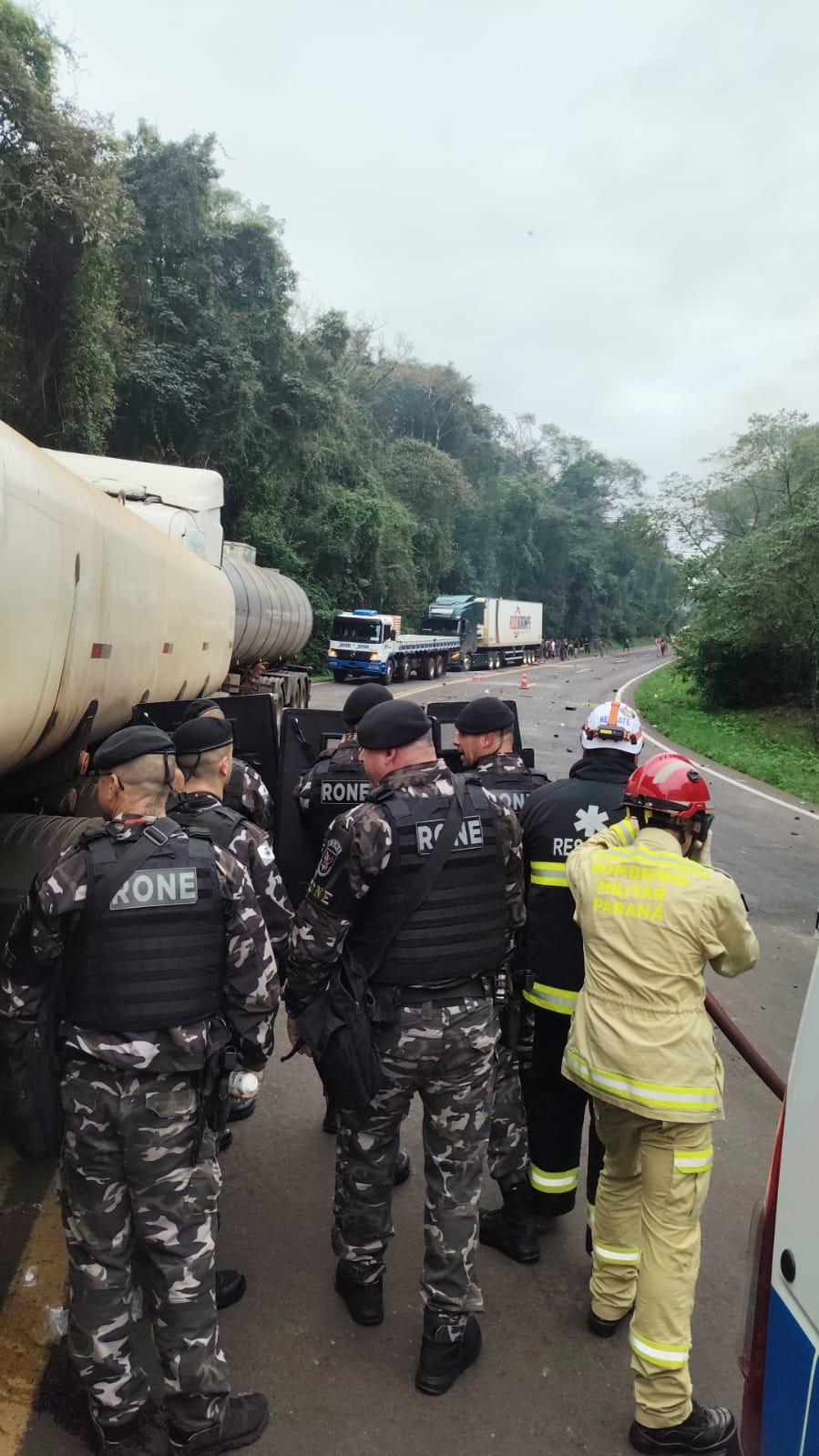 Saque de carga termina em confronto e deixa policial ferido na BR-277