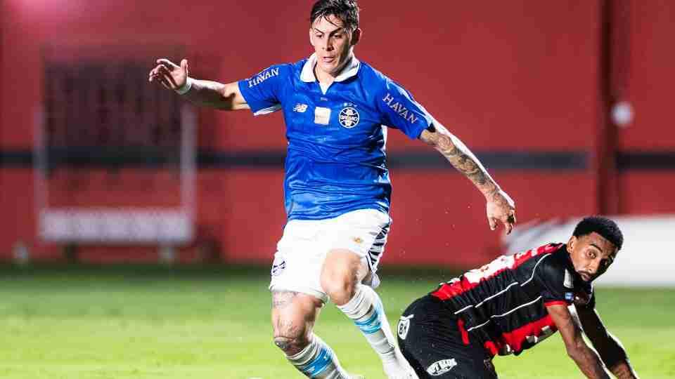 Vitória vence Grêmio no Barradão e ganha fôlego na luta contra o rebaixamento