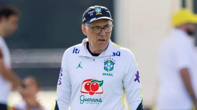 Ancelotti promove mudanças e testa Otávio no gol da Seleção Brasileira; veja provável escalação