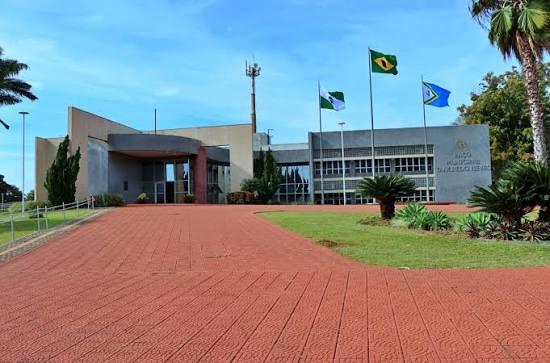 Prefeitura de Itaipulândia abre concurso com salários de até R$ 15 mil