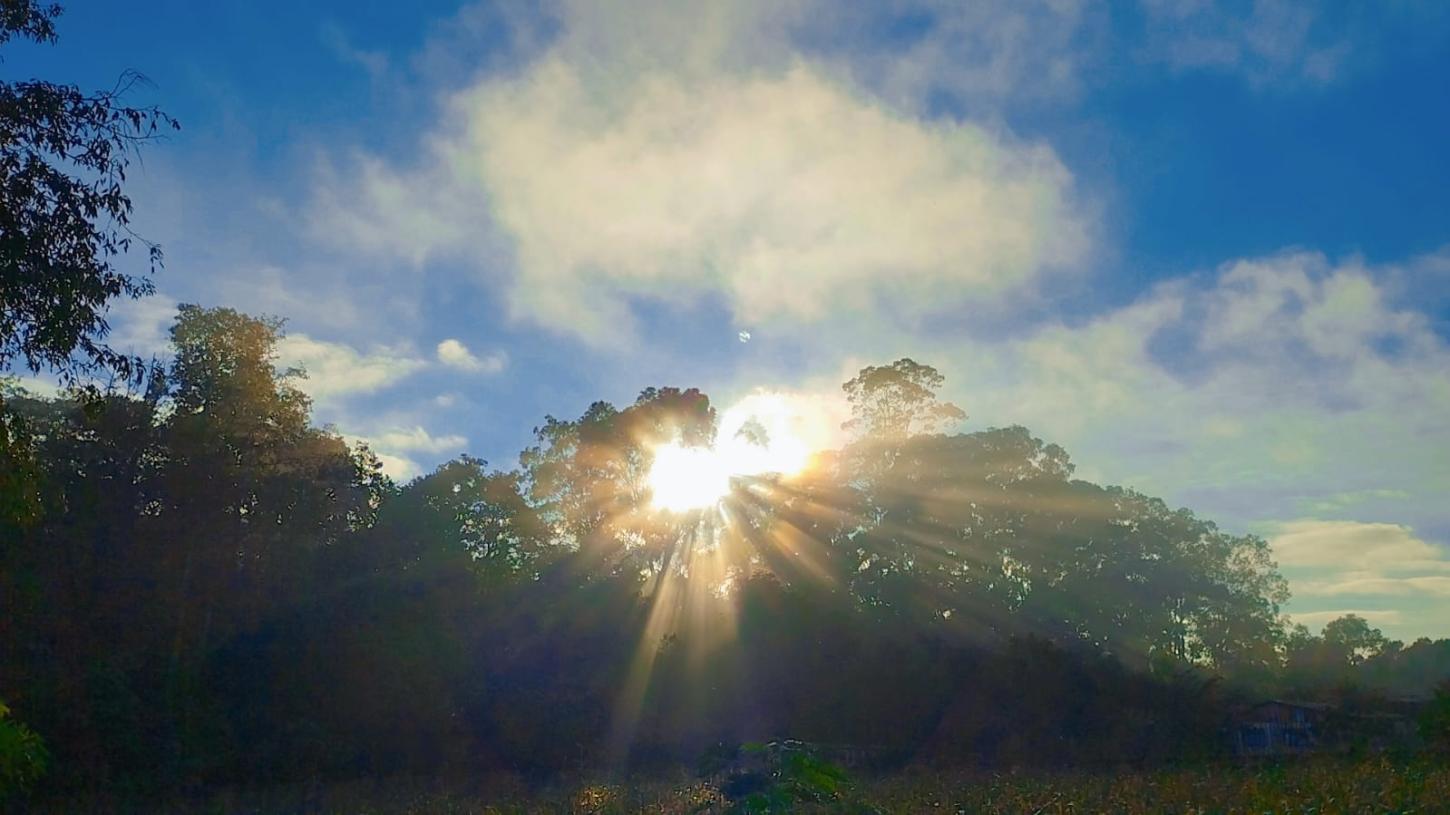 PREVISÃO DO TEMPO: Sol com pancadas de chuva e temperaturas amenas marcam o domingo (13/9)