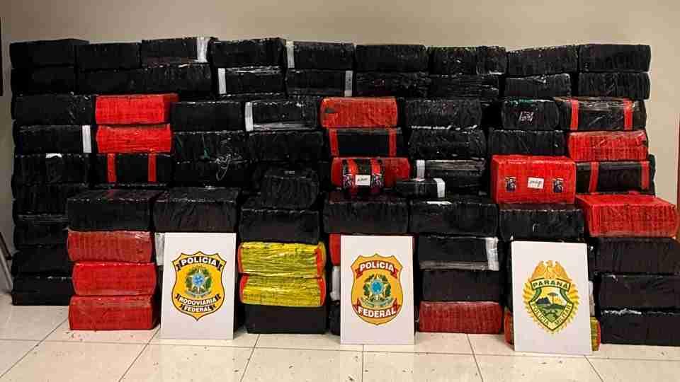 Quase 4 toneladas de maconha são apreendidas em caminhão