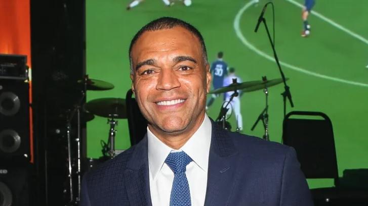 Disputa judicial de mais de R$ 20 milhões entre Denílson e Flamengo volta à pauta do STJ