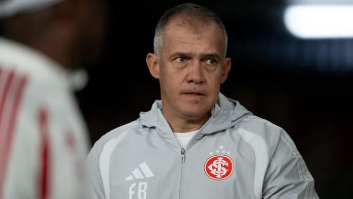 Eduardo Baptista critica arbitragem após derrota do Inter para o Fluminense: “O resultado foi alterado”