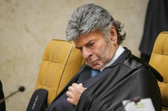Fux dá 72 horas para AGU se manifestar sobre proibição das bets