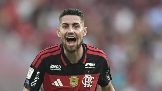 Jorginho ironiza o Palmeiras com declaração sobre Mundial e comenta a carreira na Europa