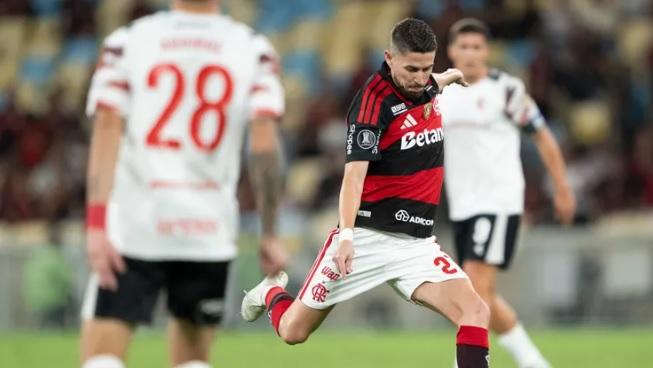 Leonardo Jardim ainda tem dúvida importante no Flamengo diante do Estudiantes