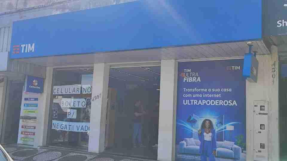 Loja de telefonia era usada para aplicar golpes financeiros contra idosos