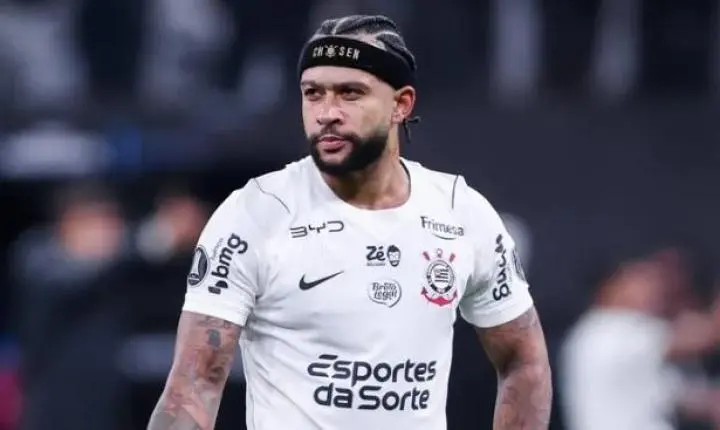 Análise: Memphis Depay falha em momento decisivo e pouco consegue agregar ao Corinthians