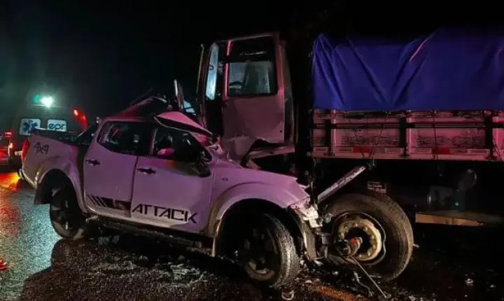 Batida entre caminhonete e caminhão deixa um morto na BR-277