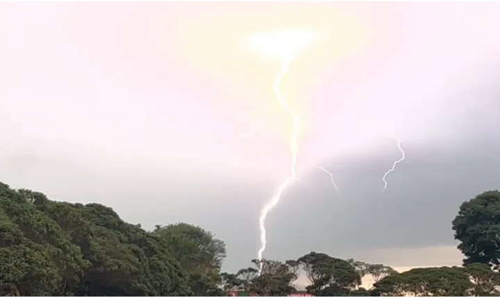 Chuva passa dos 34 mm em Santa Helena e previsão indica temporais até domingo na região