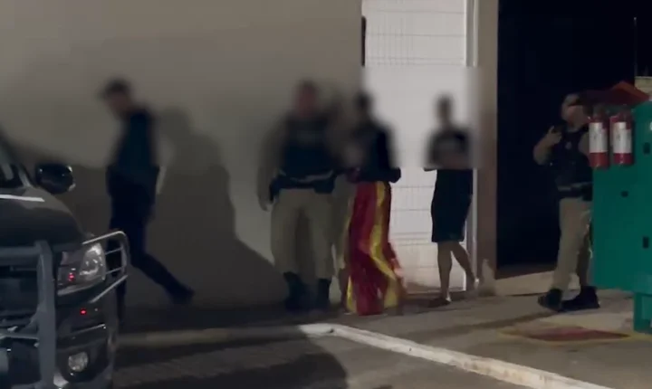 Da Carreta da Alegria pra delegacia! Jovens são detidos por dar bebida a menores em Corbélia