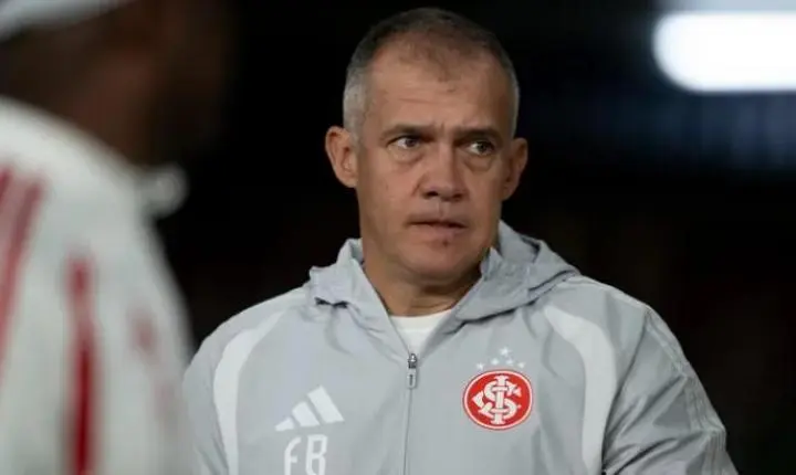 Eduardo Baptista critica arbitragem após derrota do Inter para o Fluminense: “O resultado foi alterado”