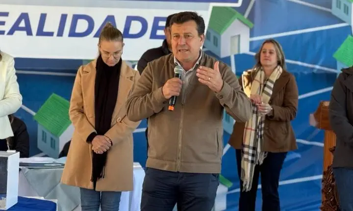 Emoção e sonhos realizados: 115 famílias recebem as chaves das casas do Conjunto Porto Seguro