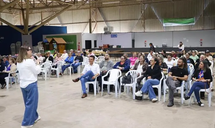 Evento na região reuniu artesãos dos municípios lindeiros ao lago de Itaipu